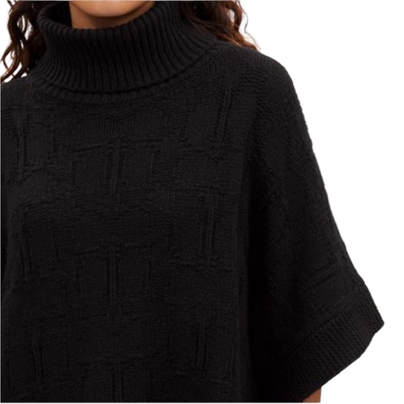 NWT Coach Signature Knit Poncho (K-1) - Picture 3 of 15